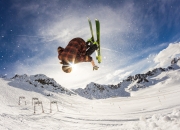 开云平台-乔治攻防两端统治，开拓者打穿活塞的背后，一场现代篮球的战术解剖