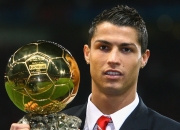 开云APP-跨界争锋，当篮球勇士撞上F1赛道，欧文上演终极接管