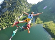 开云官方app入口-北欧风暴席卷东京，瑞典队战术碾压日本队，林高远逆境中的高光时刻