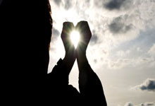 开云体育平台APP-包含索伯车队翻盘阿斯顿马丁，维斯塔潘高光表现的词条