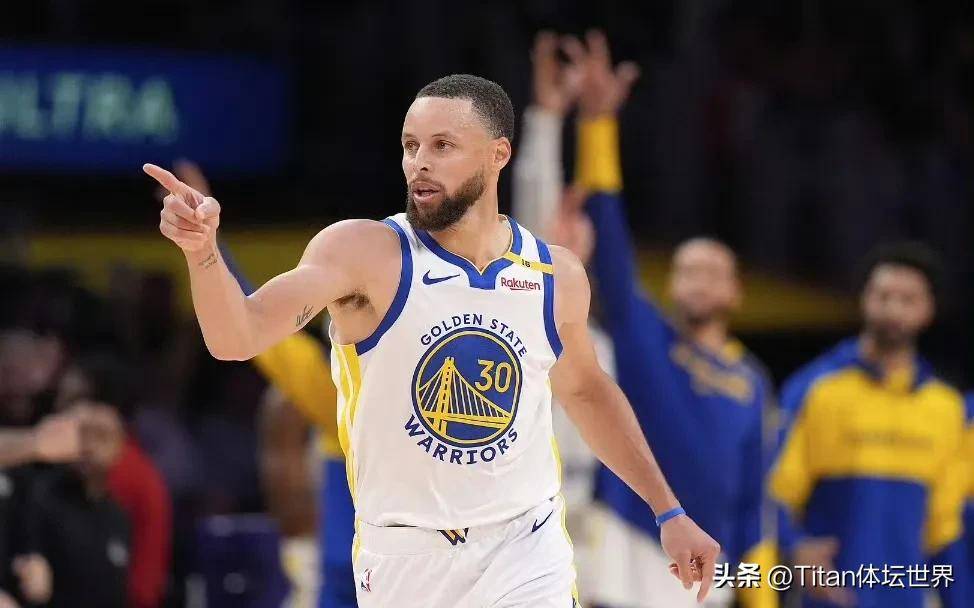 南韩男篮鏖战湖人B队，库里送出助攻的简单介绍