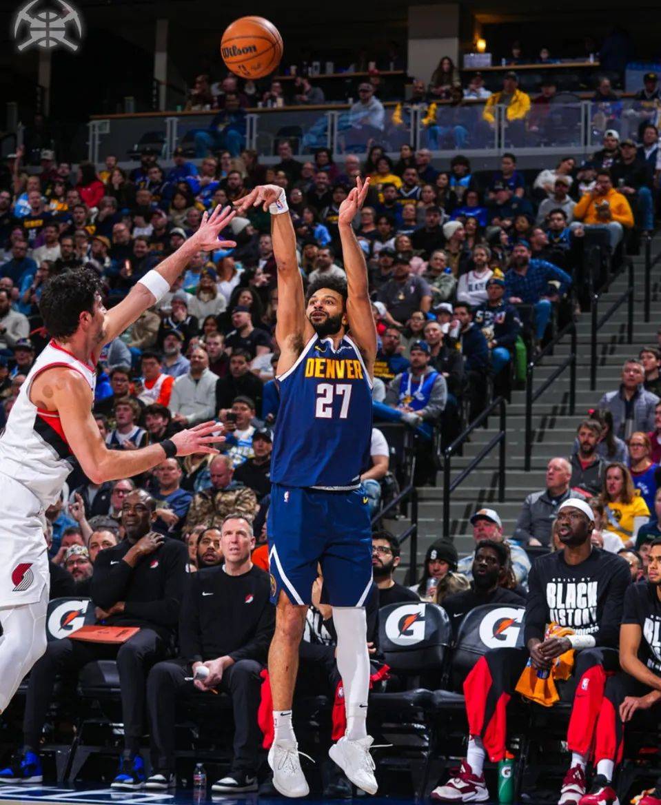 美国网球队爆冷世界网球队，穆雷制霸全场的简单介绍