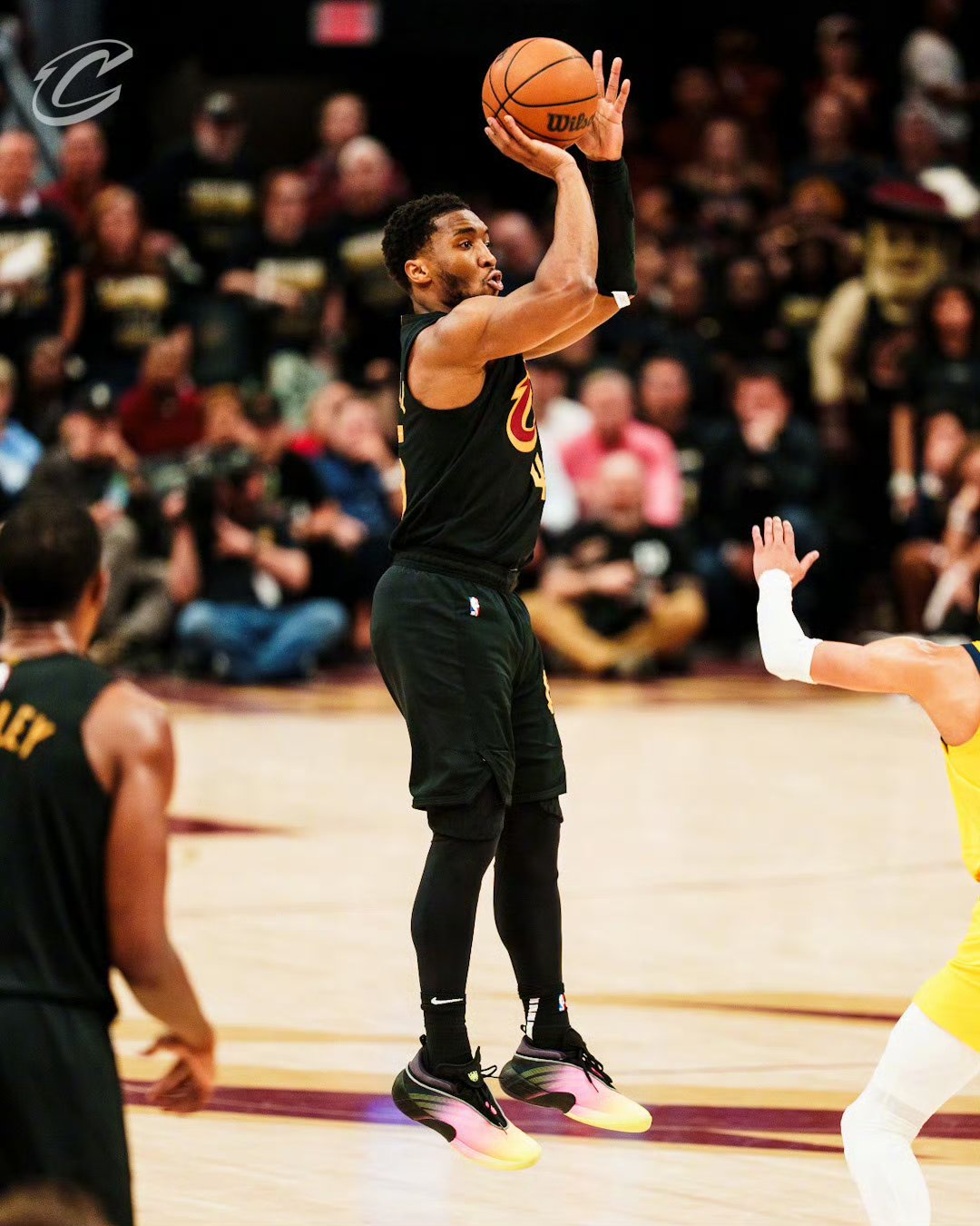 步行者绝杀南韩男篮，凯尔·库兹马爆发神勇