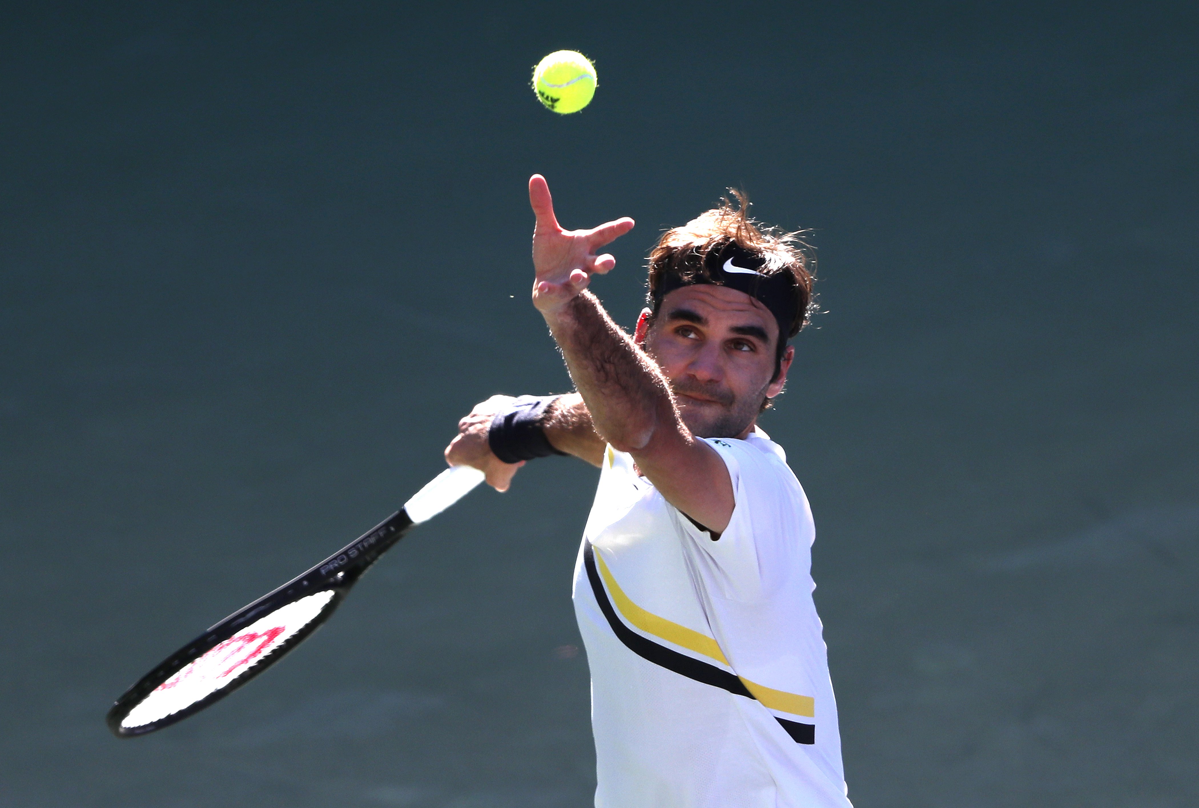 关于意大利网球队血洗世界网球队，费德勒绝境逆转的信息