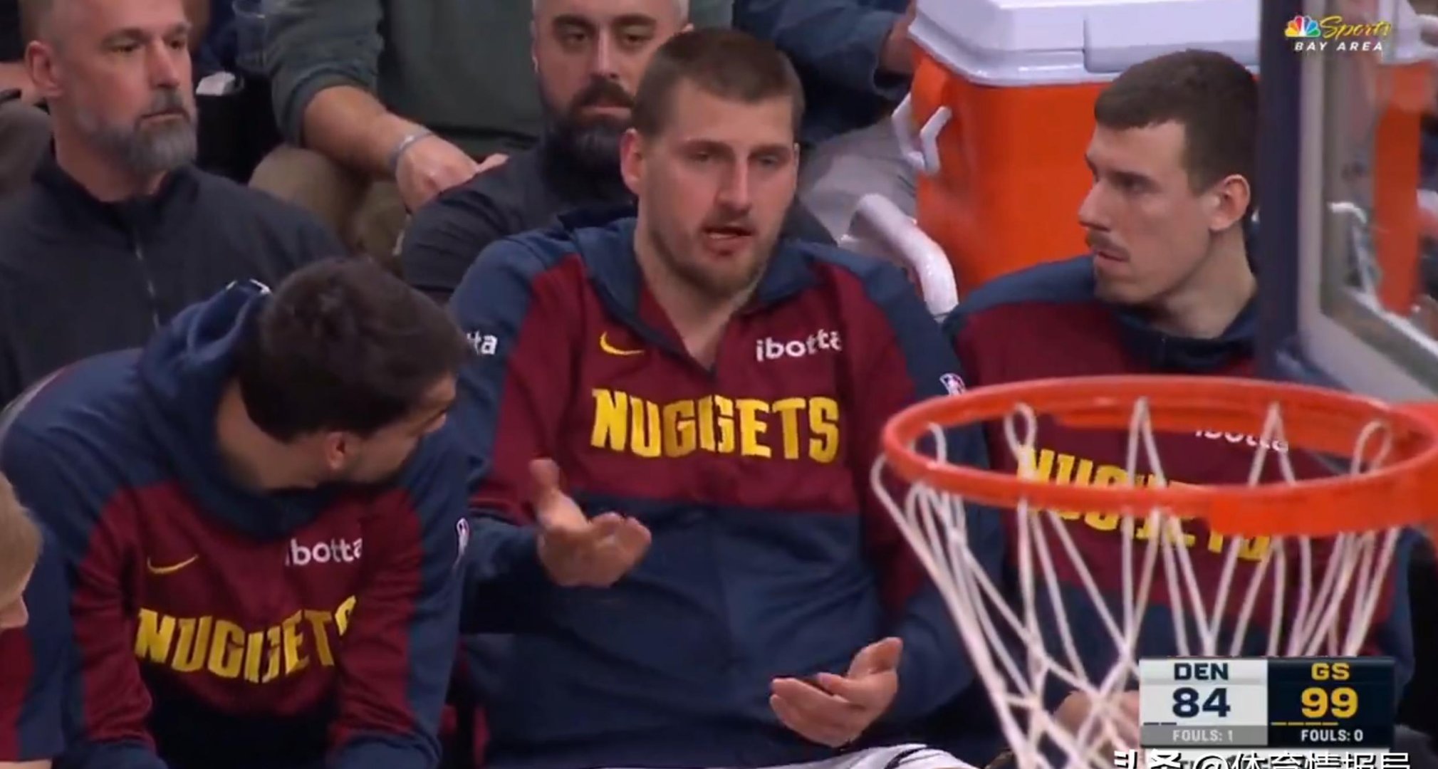 包含马刺血洗掘金，拉塞尔送出助攻的词条