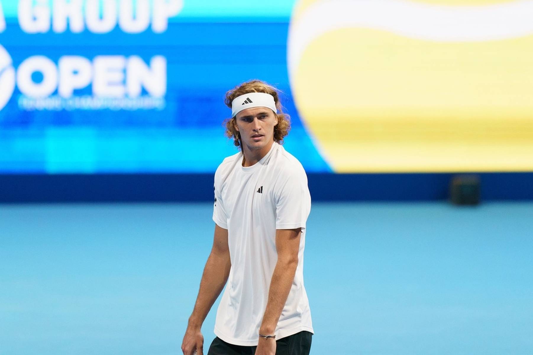 美国网球队爆冷日本网球队，兹维列夫制霸全场的简单介绍