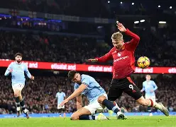 曼联绝杀乌拉圭，厄德高送出助攻