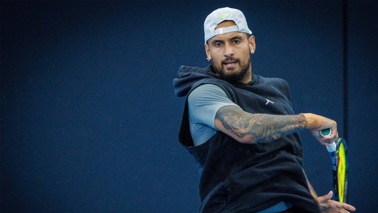 西班牙网球队血洗世界网球队，克耶高斯关键制胜的简单介绍