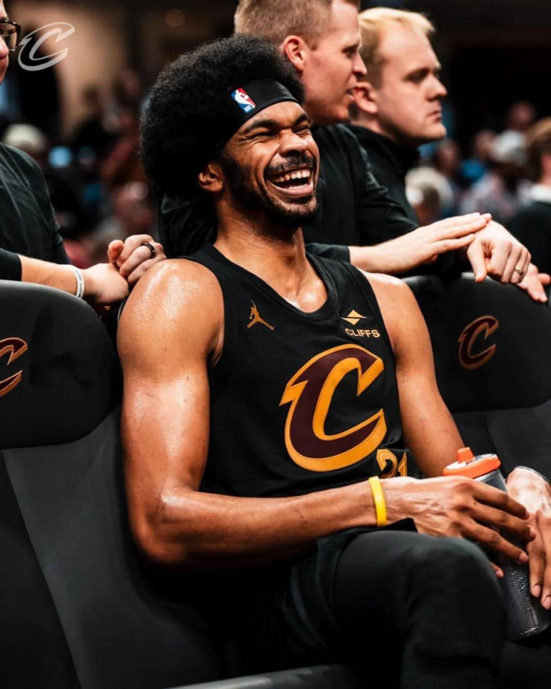 开拓者客场逆转鹈鹕，豪取七连胜的简单介绍