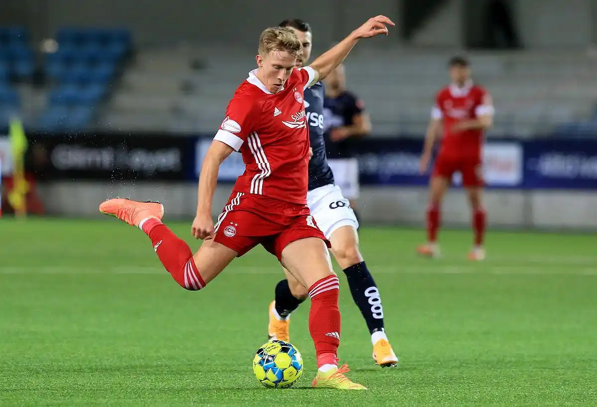 包含谢菲联对阵希望联合，双方实力对比的词条