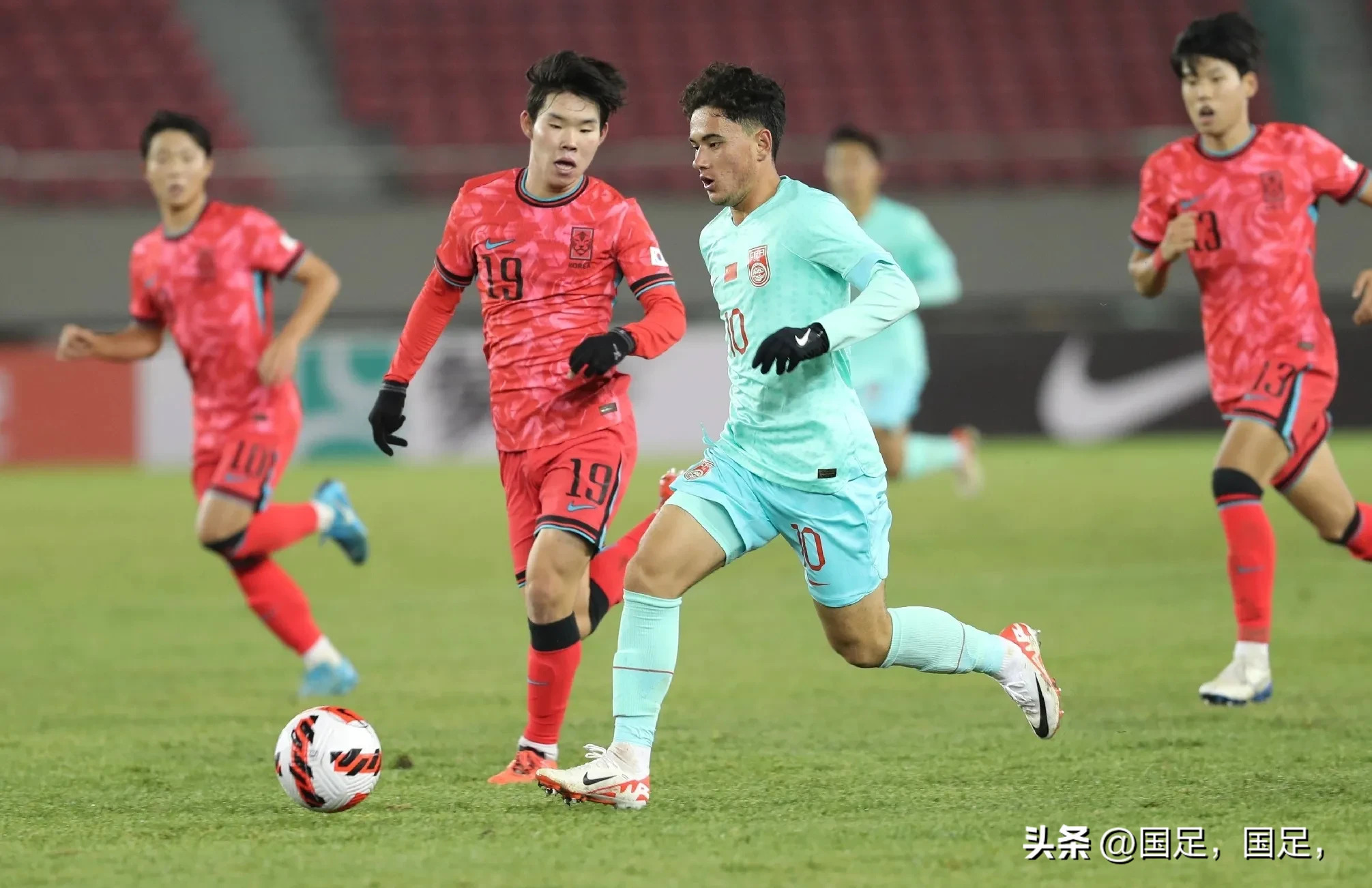 后卫连续零封对手，国家队攻守兼顾表现出色的简单介绍