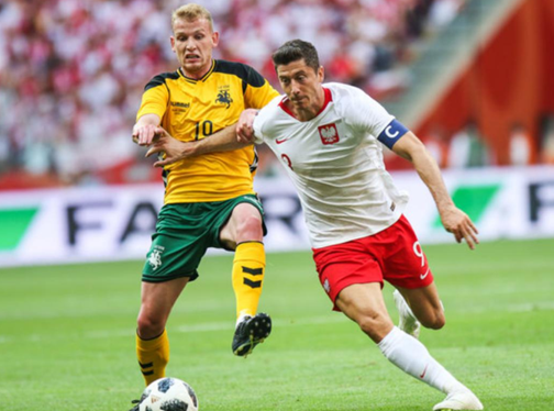 山西州体育馆内外豪情万丈，主队凭借全力夺得胜利