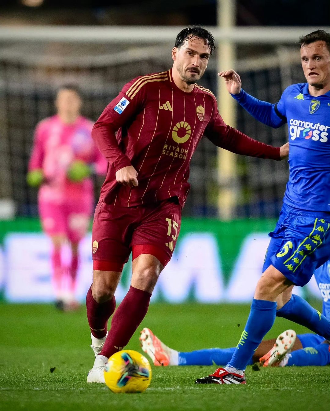 包含罗马中场重伤，球队中场厚度受挑战的词条