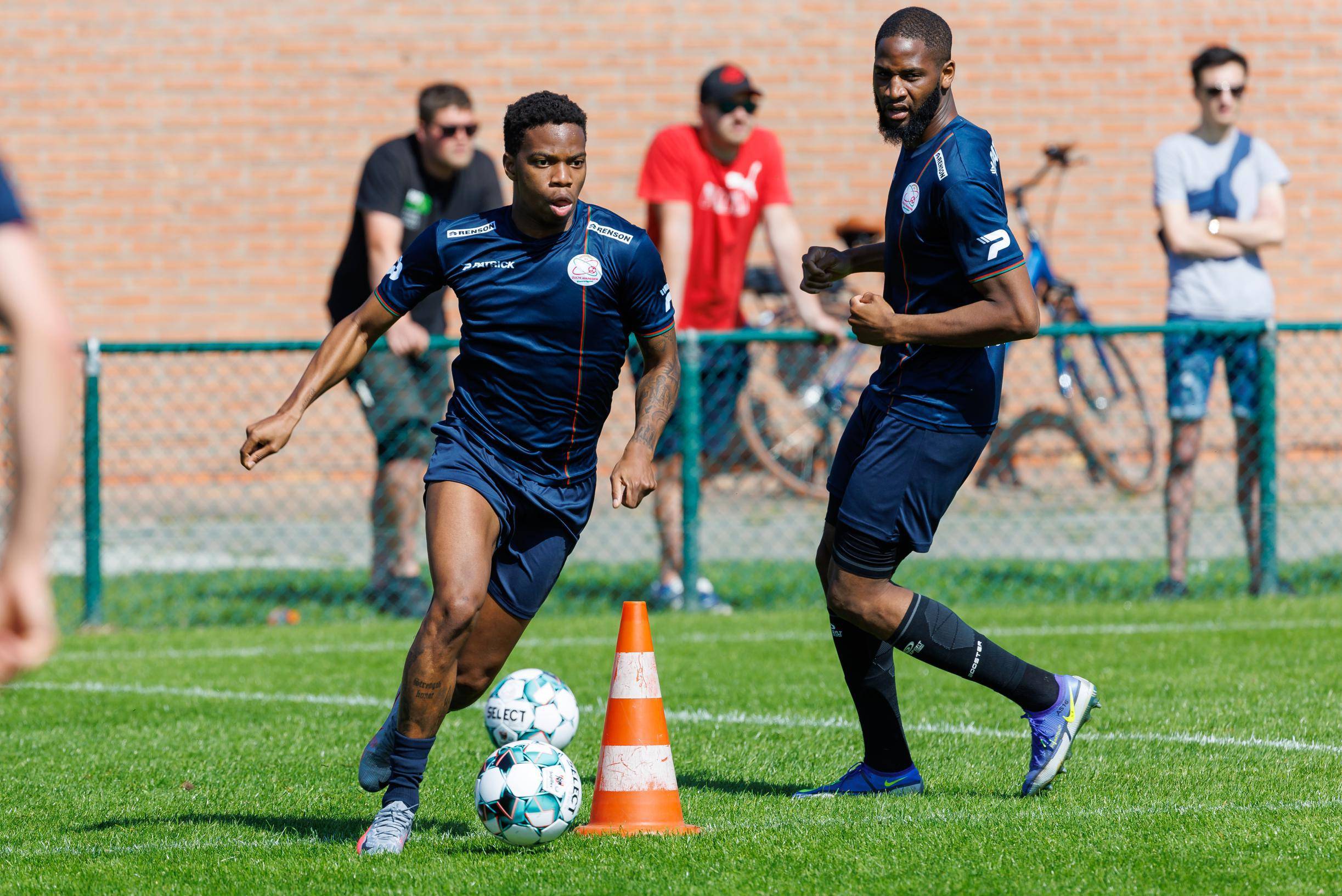 扎伊尔主场迎阿尔巴尼亚，调整门将功底