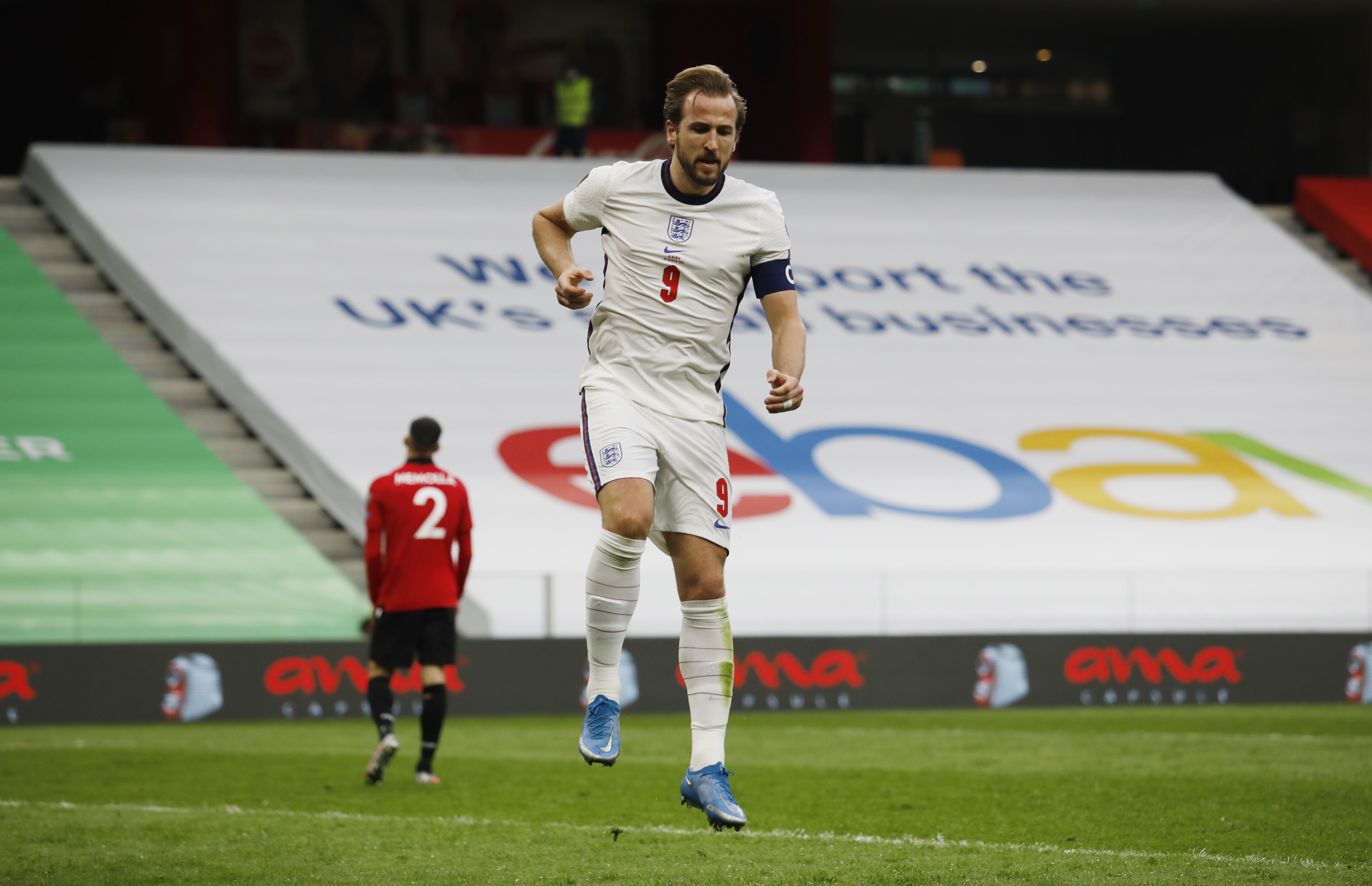 扎伊尔主场迎阿尔巴尼亚，调整门将功底