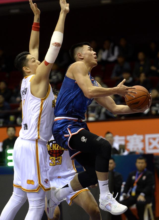 山西队逆袭胜出深圳队，一路领先