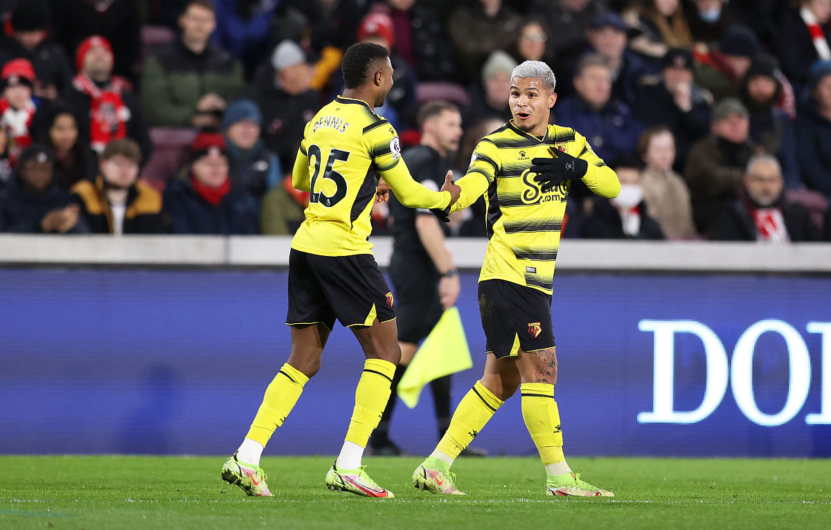 拜仁慕尼黑惨遭逆转，多特蒙德主场高歌的简单介绍