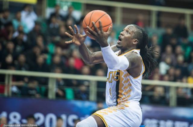 包含贵州队主场大胜，率先取得优势的词条