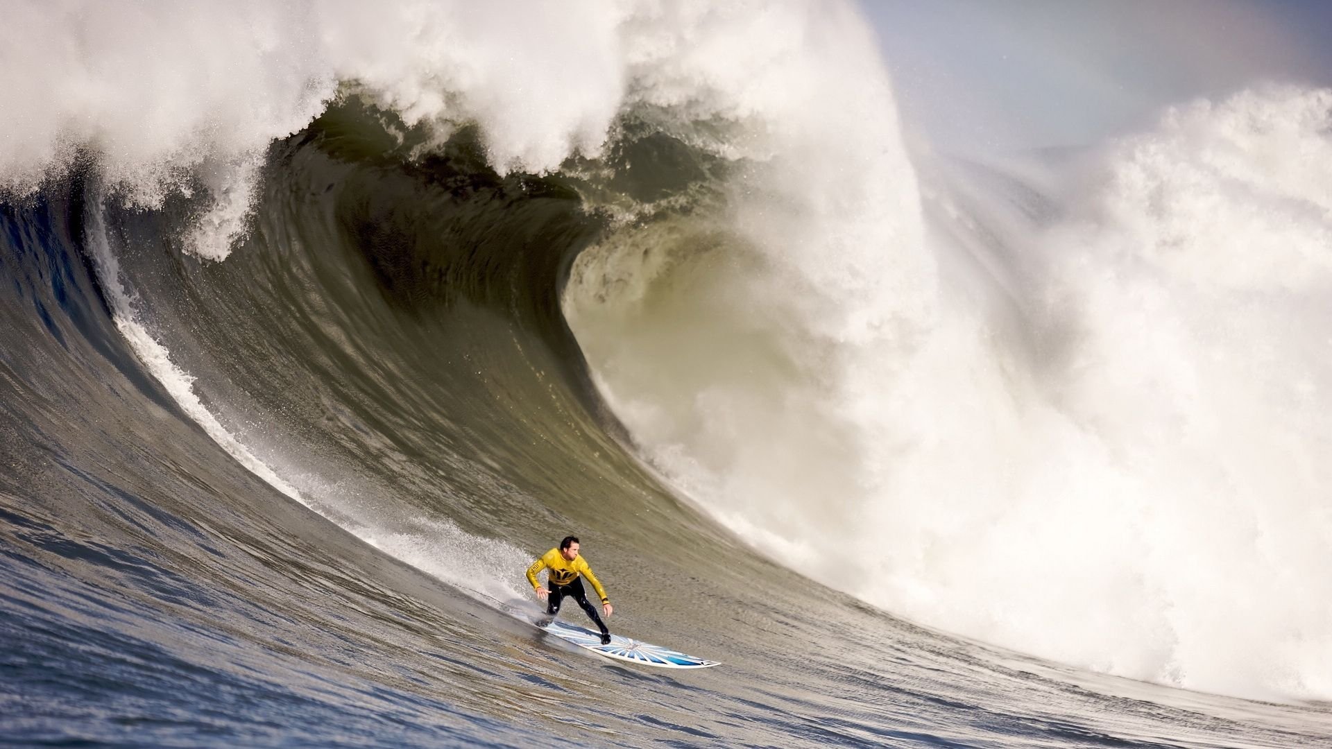 这是一篇为您定制的文章,旨在突出唯一性—即在特定时空、特定战术体系下,这场对决与这位球员的不可复制性
